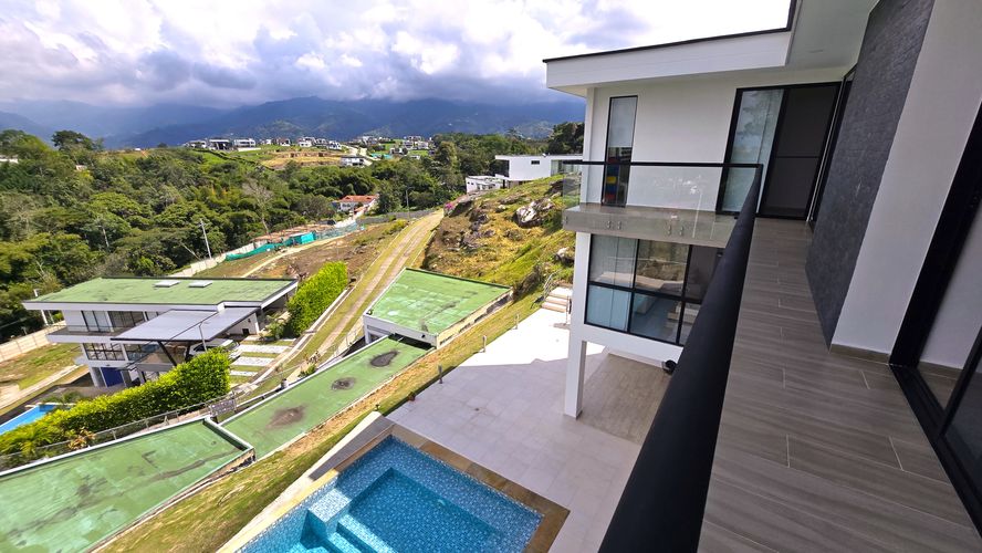 Casa de 4 alcobas en venta en Ruitoque Alto, Floridablanca, 380 m² · foto 19 de 24