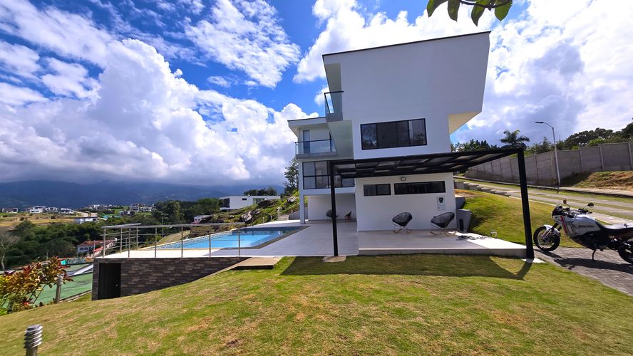 Casa de 4 alcobas en venta en Ruitoque Alto, Floridablanca, 380 m² · foto 23 de 24