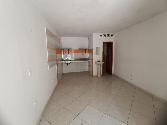 Local en arriendo en Boston, Medellín, 25 m² · foto 3 de 20