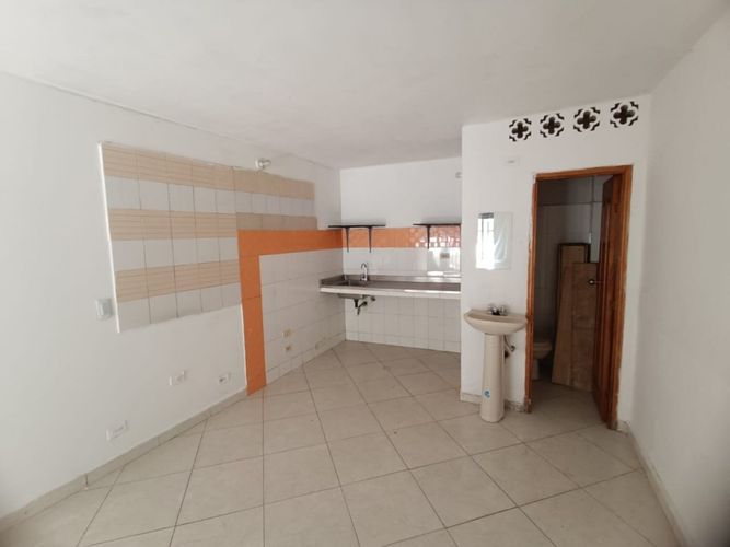 Local en arriendo en Boston, Medellín, 25 m² · foto 10 de 20