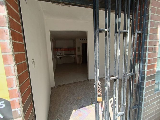 Local en arriendo en Boston, Medellín, 25 m² · foto 15 de 20