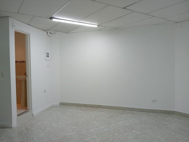 Local en arriendo en Laureles, Medellín, 48 m² · foto 3 de 11