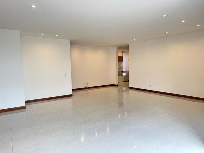 Apartamento de 3 alcobas en arriendo en El Poblado, Medellín, 165 m² · foto 3 de 17
