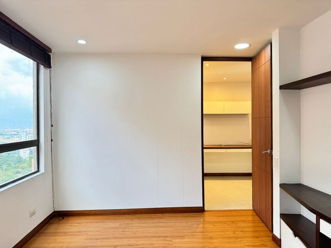 Apartamento de 3 alcobas en arriendo en El Poblado, Medellín, 165 m² · foto 8 de 17