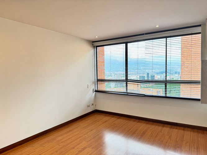 Apartamento de 3 alcobas en arriendo en El Poblado, Medellín, 165 m² · foto 10 de 17