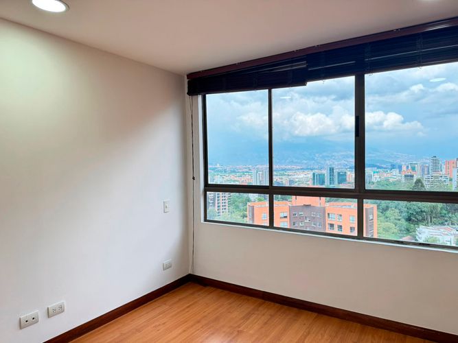 Apartamento de 3 alcobas en arriendo en El Poblado, Medellín, 165 m² · foto 13 de 17
