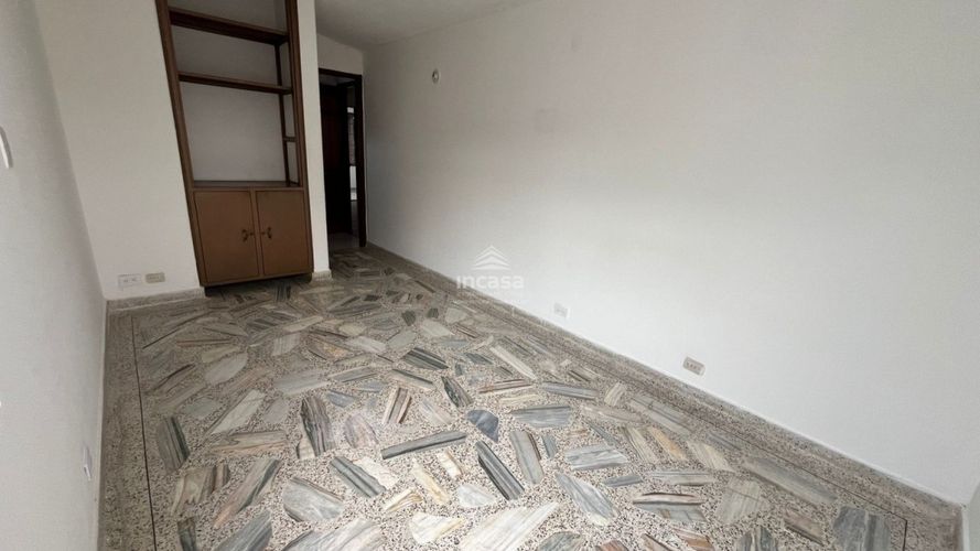 Casa de 5 alcobas en venta en Las Mercedes, Palmira, 319 m² · foto 10 de 24