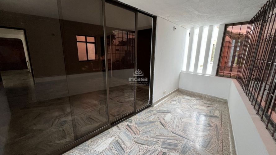 Casa de 5 alcobas en venta en Las Mercedes, Palmira, 319 m² · foto 12 de 24