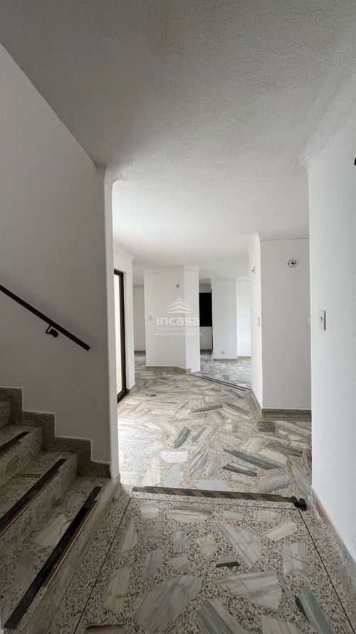 Casa de 5 alcobas en venta en Las Mercedes, Palmira, 319 m² · foto 16 de 24