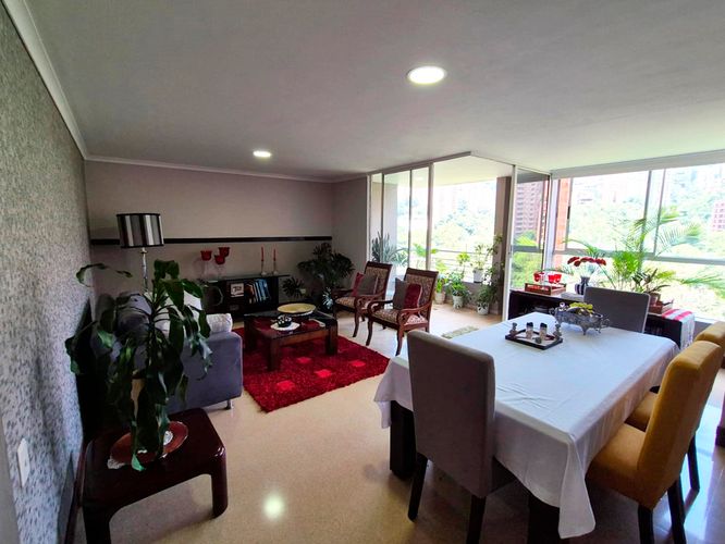 Apartamento de 3 alcobas en venta en El Poblado, Medellín, 155 m² · foto 1 de 12