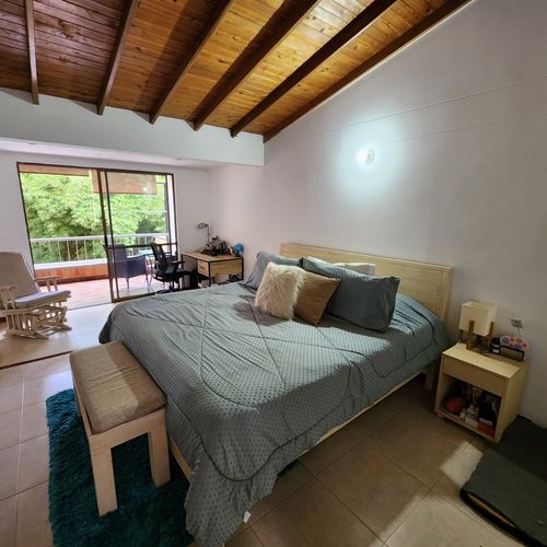 Casa de 3 alcobas en venta en Loma Del Chocho, Envigado, 180 m² · foto 6 de 8