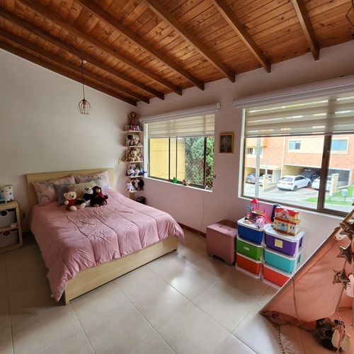 Casa de 3 alcobas en venta en Loma Del Chocho, Envigado, 180 m² · foto 8 de 8