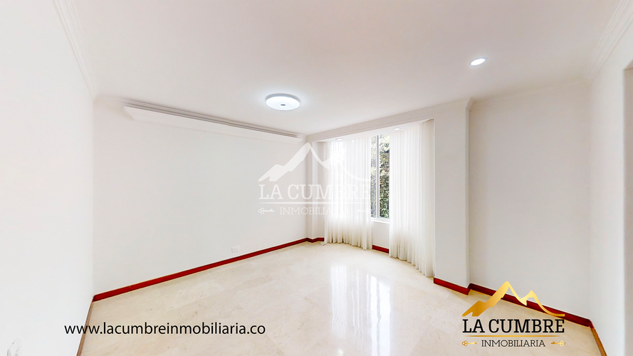 Casa de 3 alcobas en venta en La Sebastiana, Envigado, 218 m² · foto 3 de 15