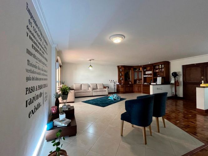 Apartamento en venta en El Poblado, Medellín, 189 m² · foto 4 de 19