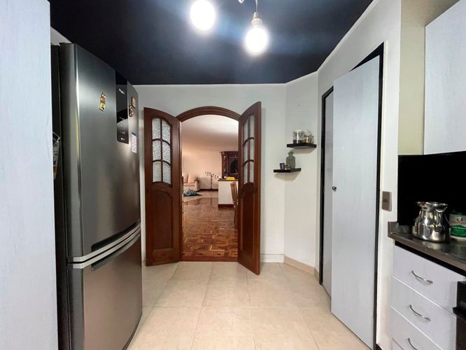 Apartamento en venta en El Poblado, Medellín, 189 m² · foto 5 de 19