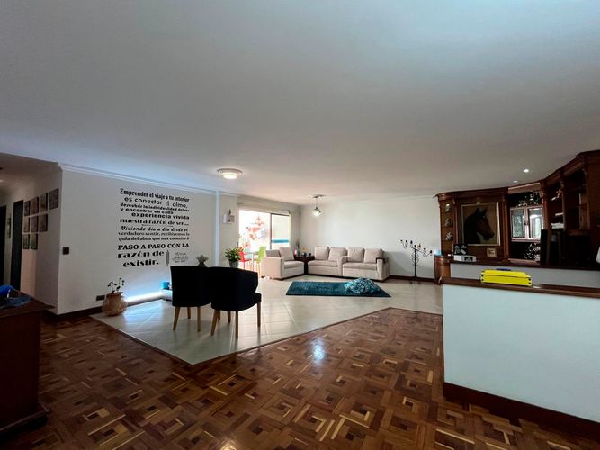 Apartamento en venta en El Poblado, Medellín, 189 m² · foto 14 de 19