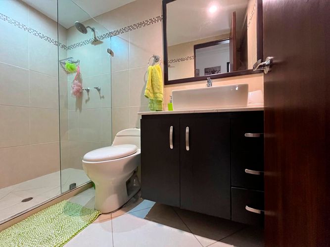 Apartamento en venta en El Poblado, Medellín, 189 m² · foto 17 de 19