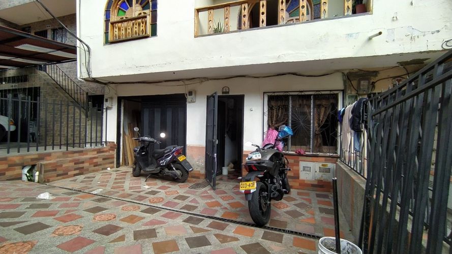 Casa de 2 alcobas en venta en Caribe, Medellín, 255 m² · foto 2 de 15