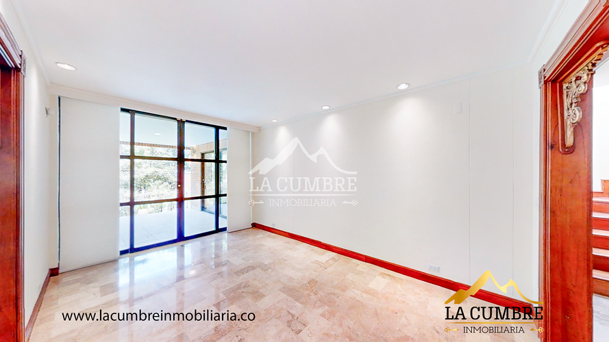 Casa de 5 alcobas en venta en La Abadia, Envigado, 390 m² · foto 3 de 20