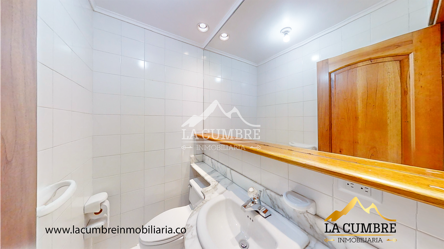 Casa de 5 alcobas en venta en La Abadia, Envigado, 390 m² · foto 5 de 20