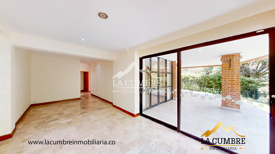 Casa de 5 alcobas en venta en La Abadia, Envigado, 390 m² · foto 7 de 20