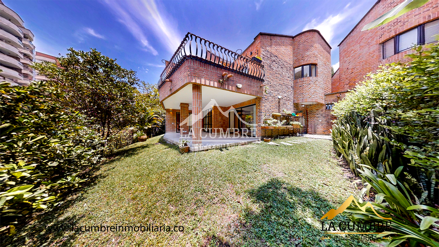 Casa de 5 alcobas en venta en La Abadia, Envigado, 390 m² · foto 9 de 20
