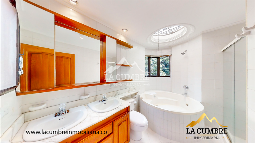 Casa de 5 alcobas en venta en La Abadia, Envigado, 390 m² · foto 14 de 20