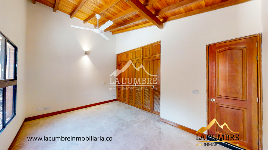 Casa de 5 alcobas en venta en La Abadia, Envigado, 390 m² · foto 15 de 20