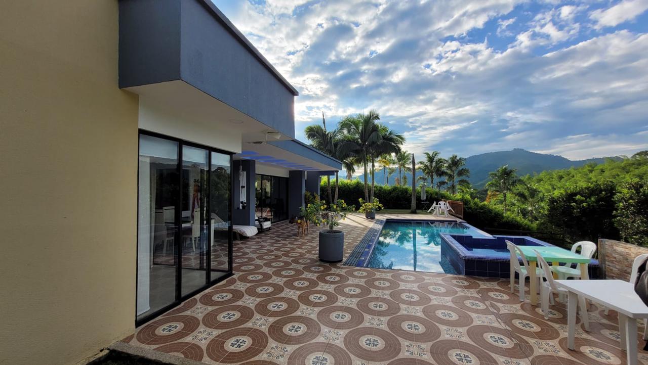 Casa en venta en Combia, Pereira · foto 3 de 24