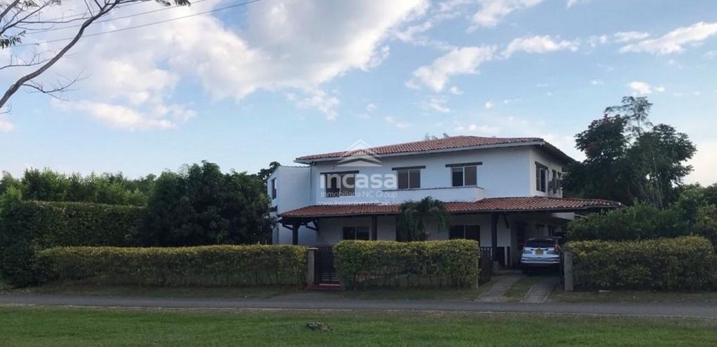 Casa de 5 alcobas en venta en Alfaguara, Jamundí, 468 m² · foto 3 de 4