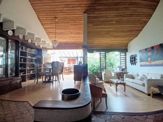 Casa de 5 alcobas en arriendo en La Calleja, Bogotá, 484 m² · foto 2 de 24