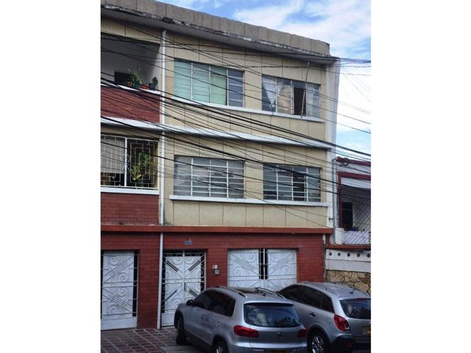 Edificio en venta en Miraflores, Cali, 481 m² · foto 2 de 6