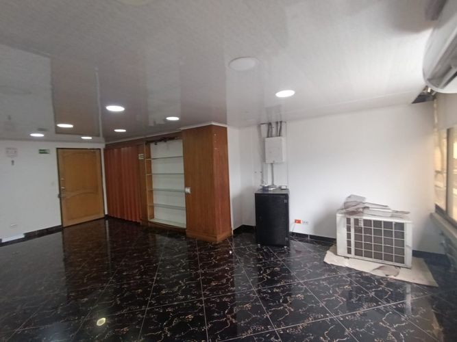 Oficina en arriendo en La Candelaria, Medellín, 45 m² · foto 3 de 21