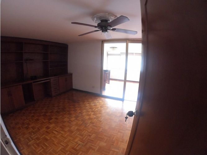 Apartamento de 3 alcobas en venta en Granada, Cali, 199 m² · foto 5 de 19