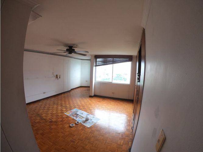 Apartamento de 3 alcobas en venta en Granada, Cali, 199 m² · foto 10 de 19