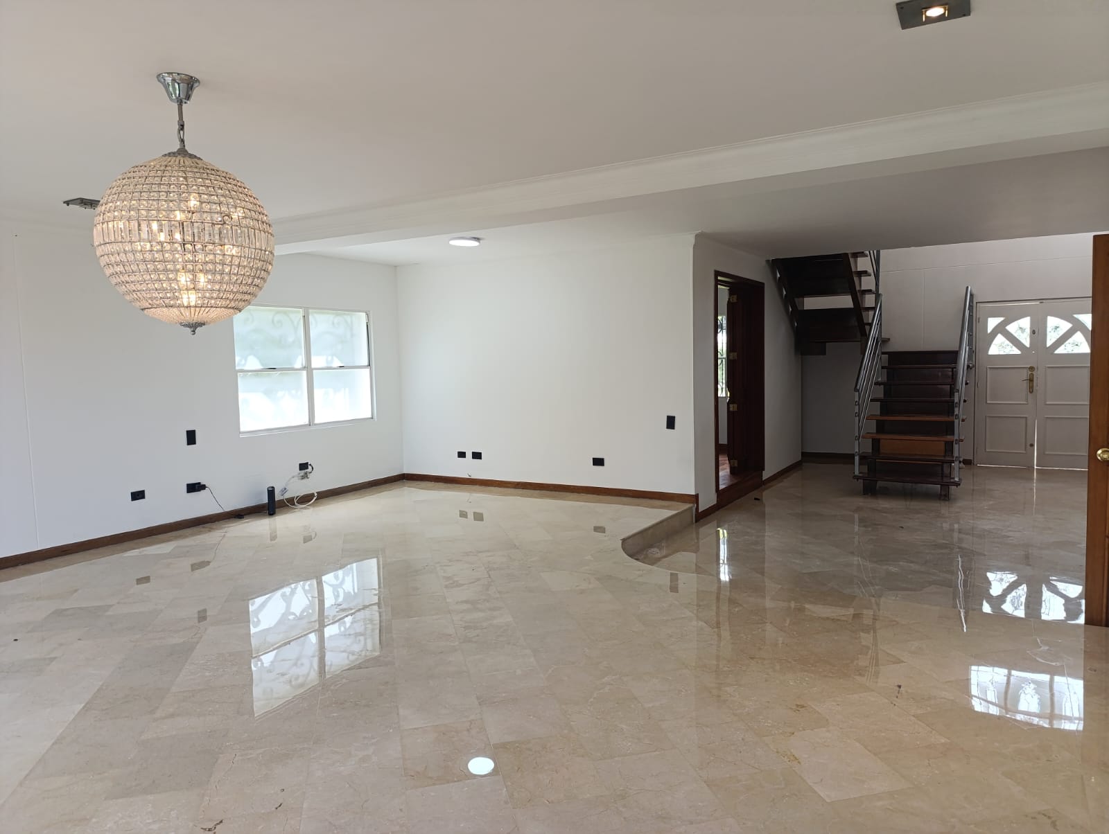 Casa en arriendo en El Poblado, Medellín · foto 3 de 20