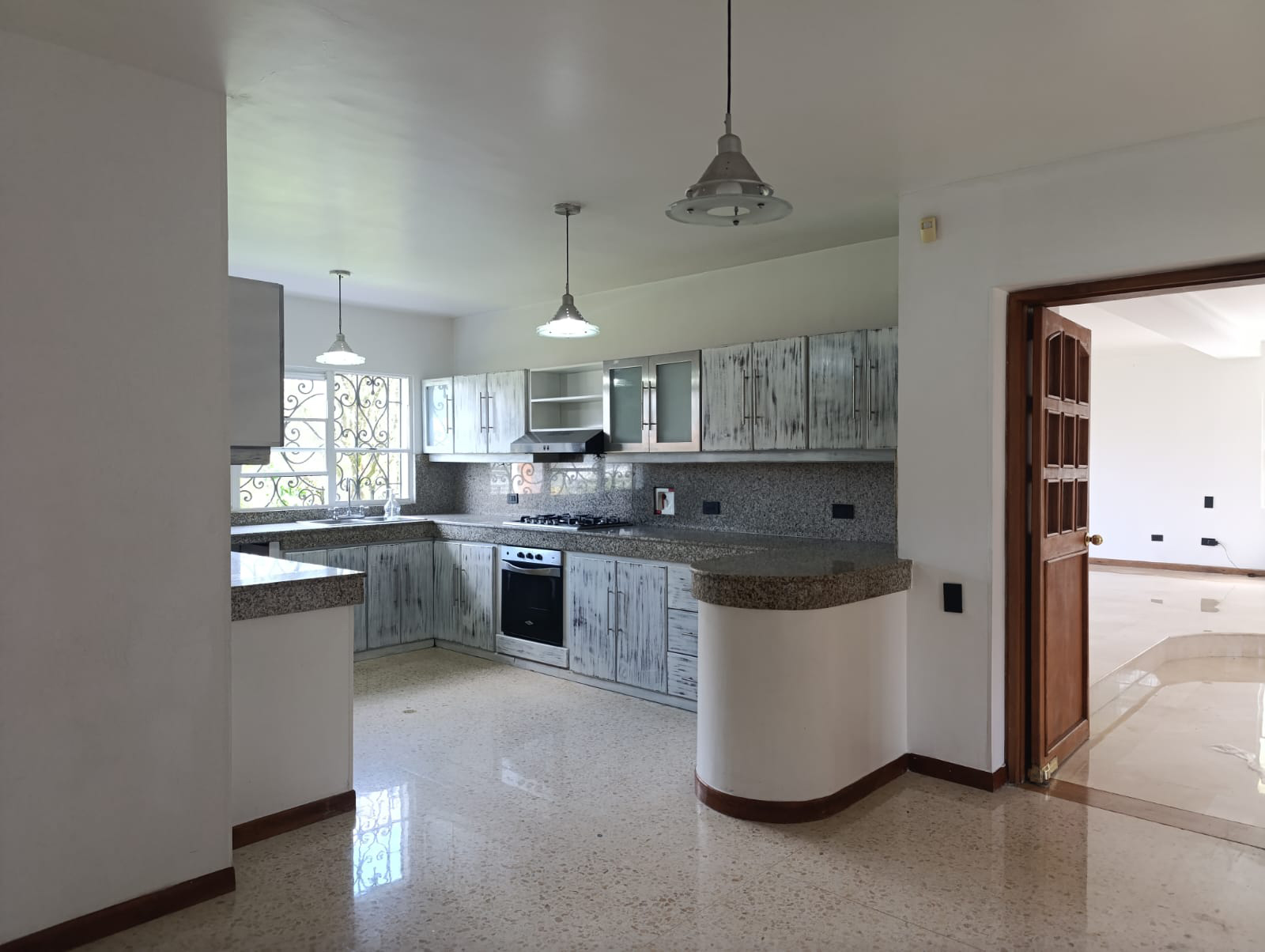 Casa en arriendo en El Poblado, Medellín · foto 5 de 20