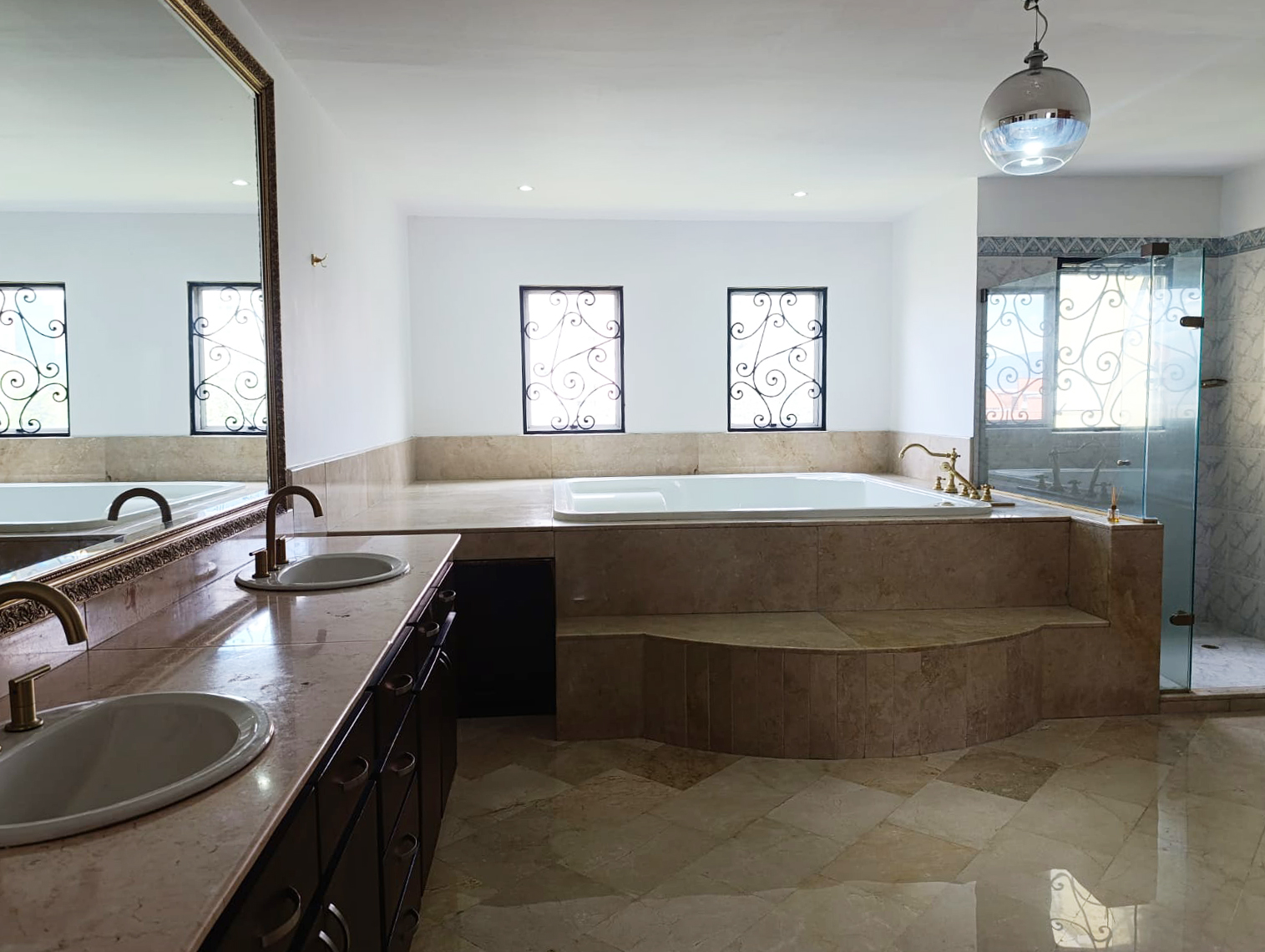 Casa en arriendo en El Poblado, Medellín · foto 6 de 20
