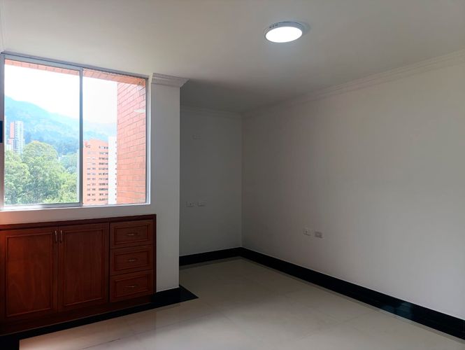 Apartamento de 3 alcobas en arriendo en El Poblado, Medellín, 163 m² · foto 9 de 19