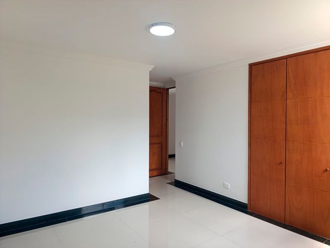 Apartamento de 3 alcobas en arriendo en El Poblado, Medellín, 163 m² · foto 10 de 19