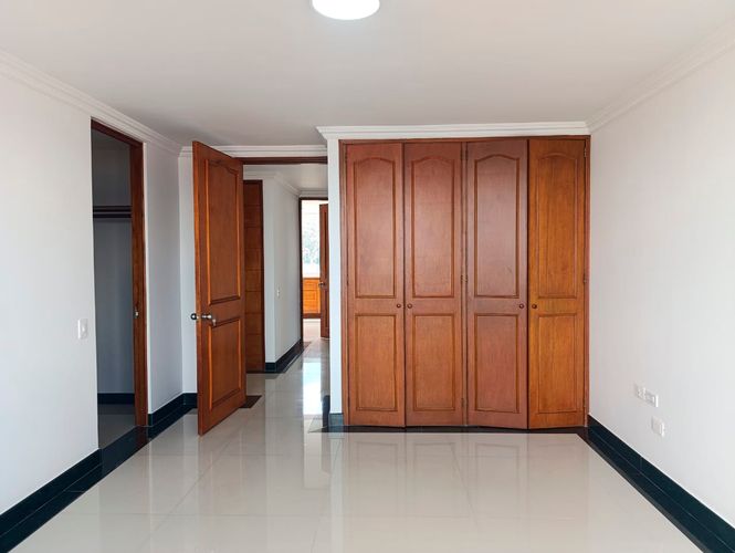 Apartamento de 3 alcobas en arriendo en El Poblado, Medellín, 163 m² · foto 11 de 19