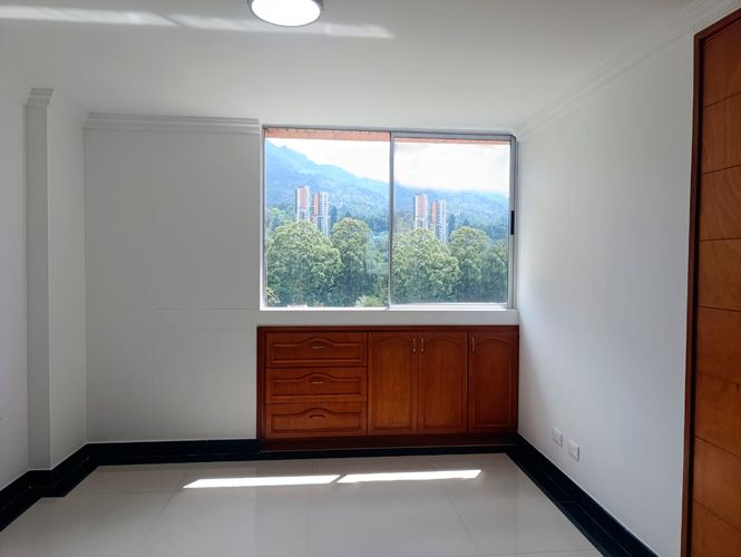 Apartamento de 3 alcobas en arriendo en El Poblado, Medellín, 163 m² · foto 12 de 19