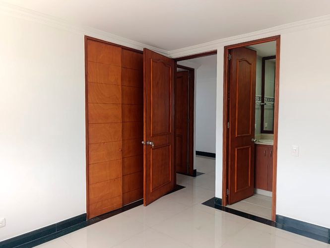 Apartamento de 3 alcobas en arriendo en El Poblado, Medellín, 163 m² · foto 15 de 19