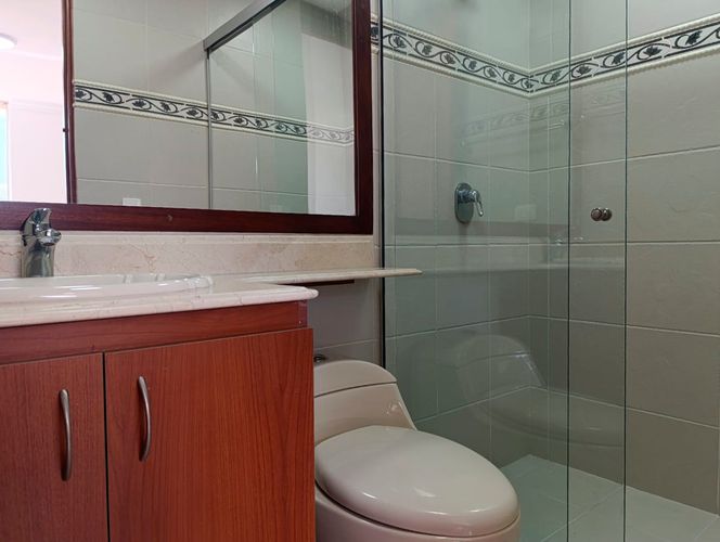 Apartamento de 3 alcobas en arriendo en El Poblado, Medellín, 163 m² · foto 17 de 19