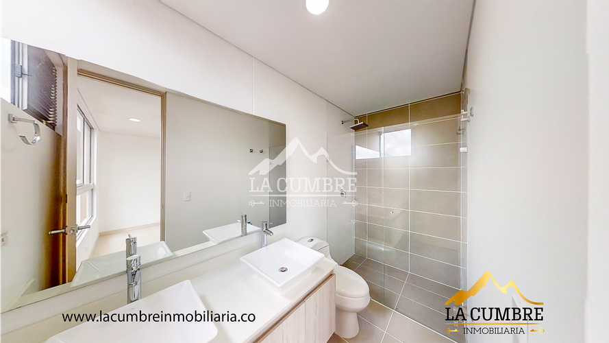 Apartamento de 3 alcobas en arriendo en Loma Del Escobero, Envigado, 145 m² · foto 14 de 15