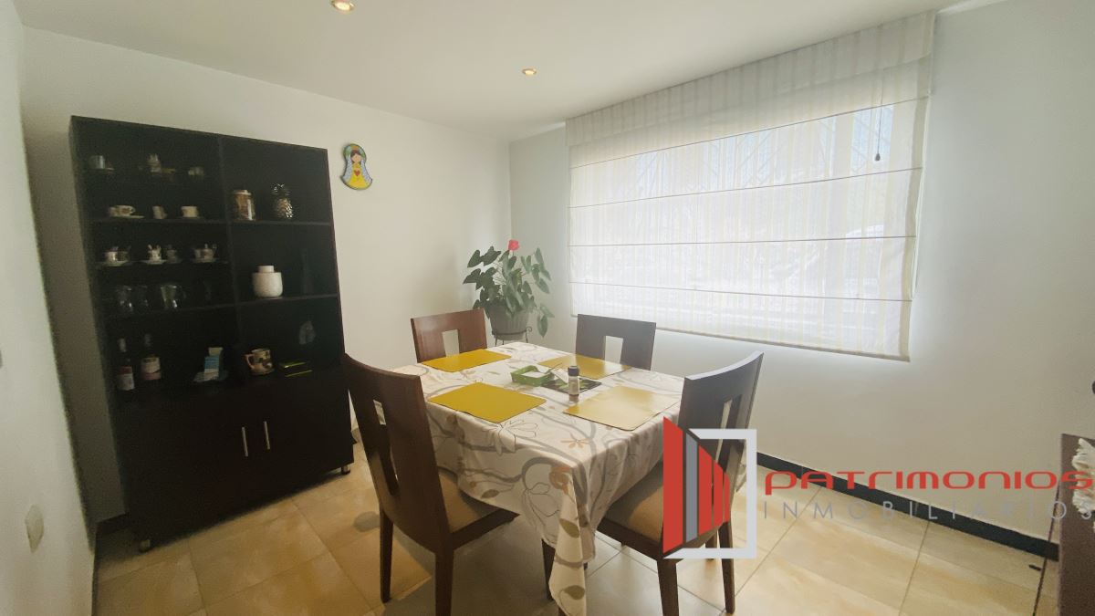 Casa en venta en Barrios Unidos, Bogotá · foto 2 de 24