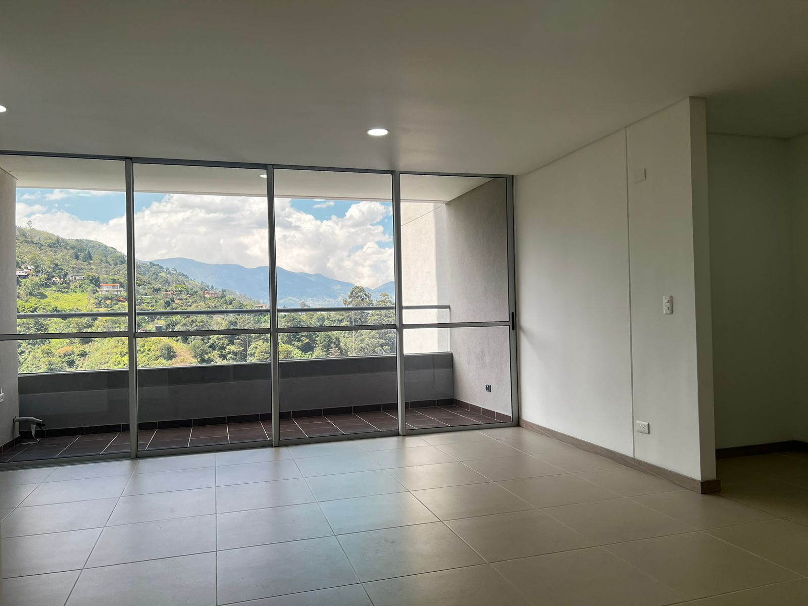 Apartamento en venta en El Salado, Envigado · foto 3 de 18
