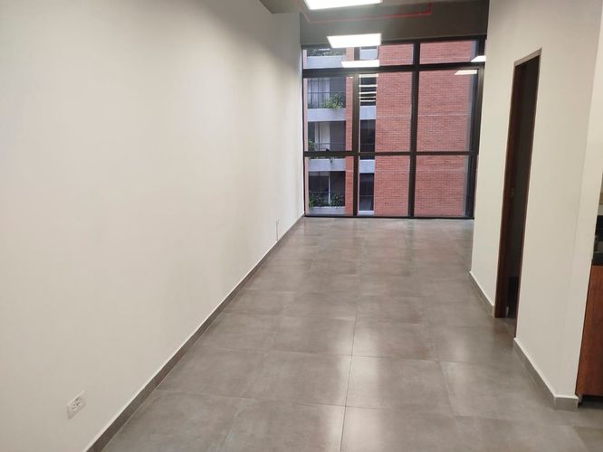 Oficina en arriendo en El Poblado, Medellín, 37 m² · foto 6 de 17