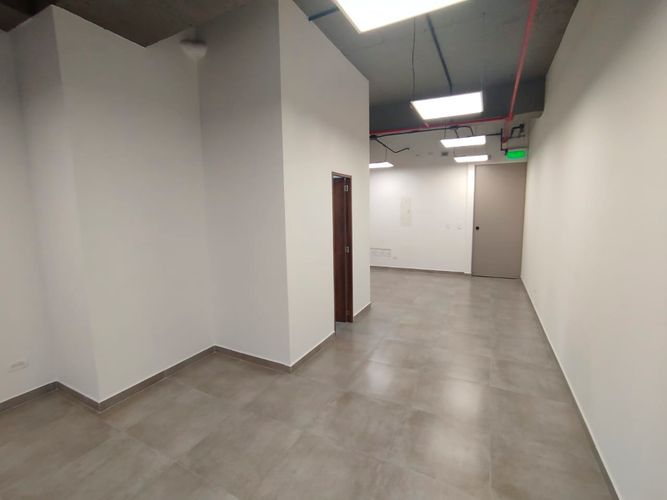Oficina en arriendo en El Poblado, Medellín, 37 m² · foto 9 de 17
