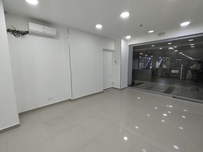 Local en arriendo en El Poblado, Medellín, 25 m² · foto 2 de 6